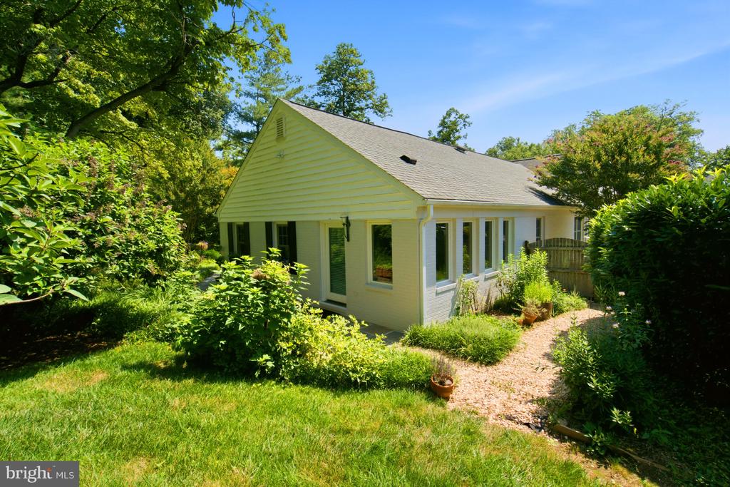 1322 TIMBERLY LANE