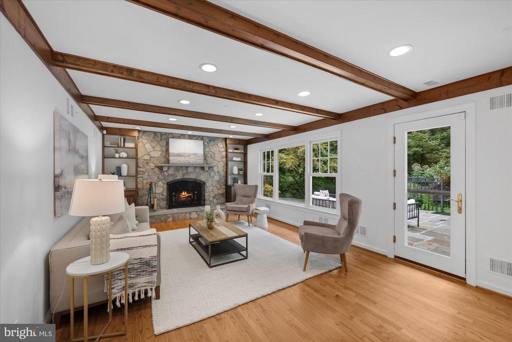 1322 TIMBERLY LANE