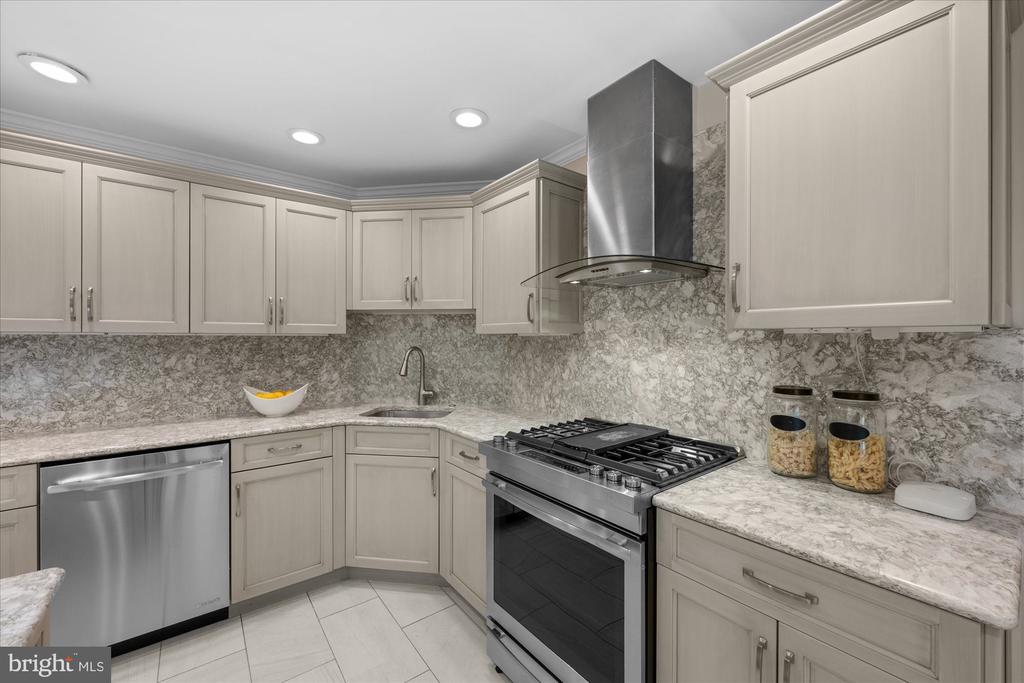 1322 TIMBERLY LANE