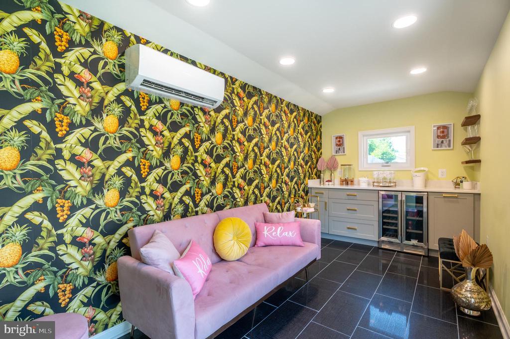 6632 CLEARVIEW DRIVE
