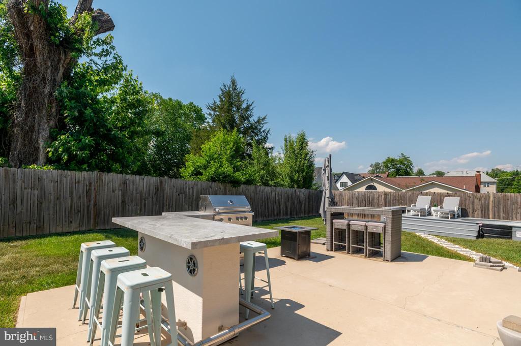 6632 CLEARVIEW DRIVE