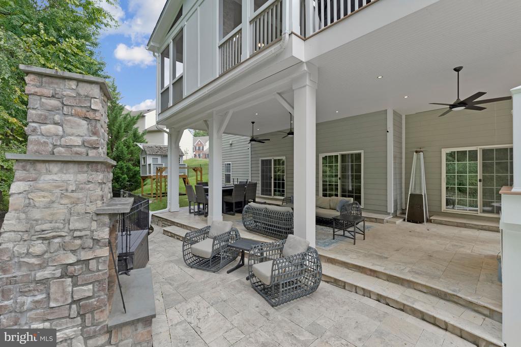 1302 SCOTTS RUN ROAD
