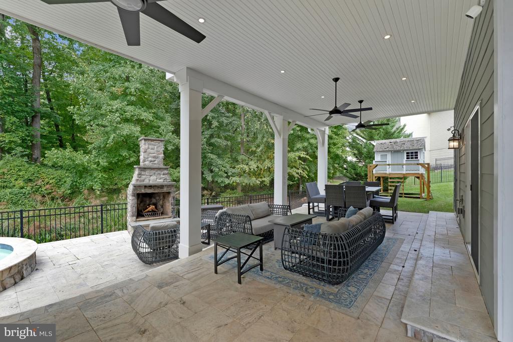 1302 SCOTTS RUN ROAD