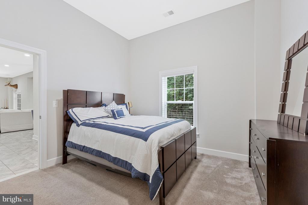 1302 SCOTTS RUN ROAD