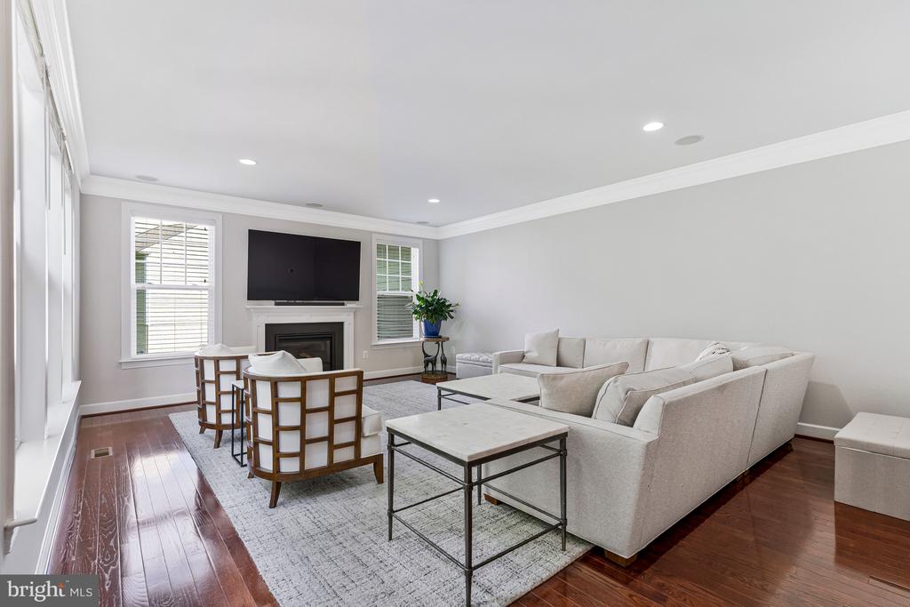1302 SCOTTS RUN ROAD