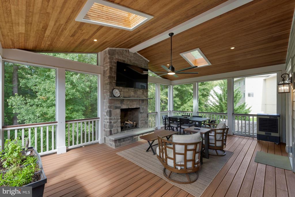 1302 SCOTTS RUN ROAD