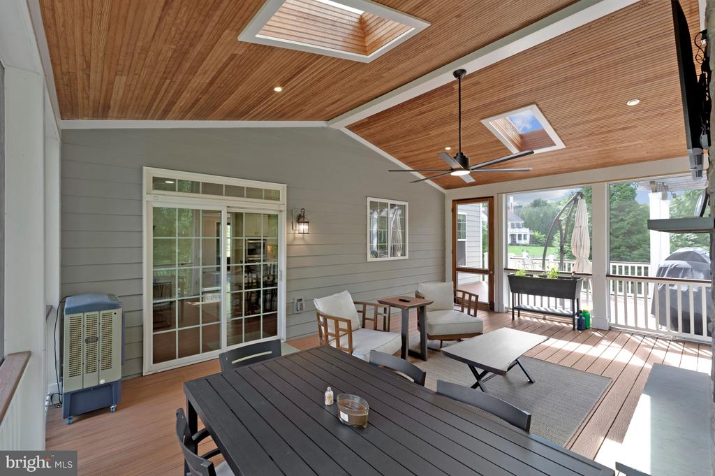 1302 SCOTTS RUN ROAD