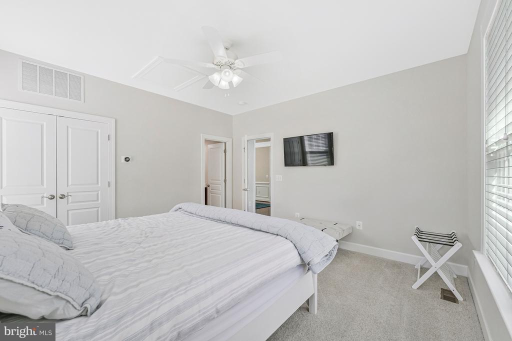 1302 SCOTTS RUN ROAD