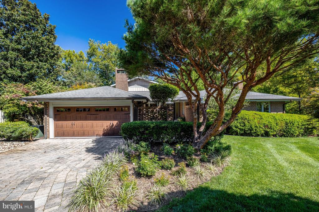 6952 KYLEAKIN COURT