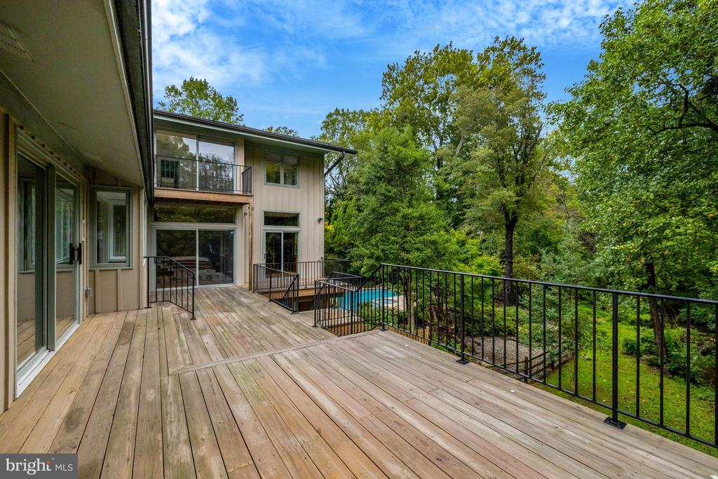 6952 KYLEAKIN COURT
