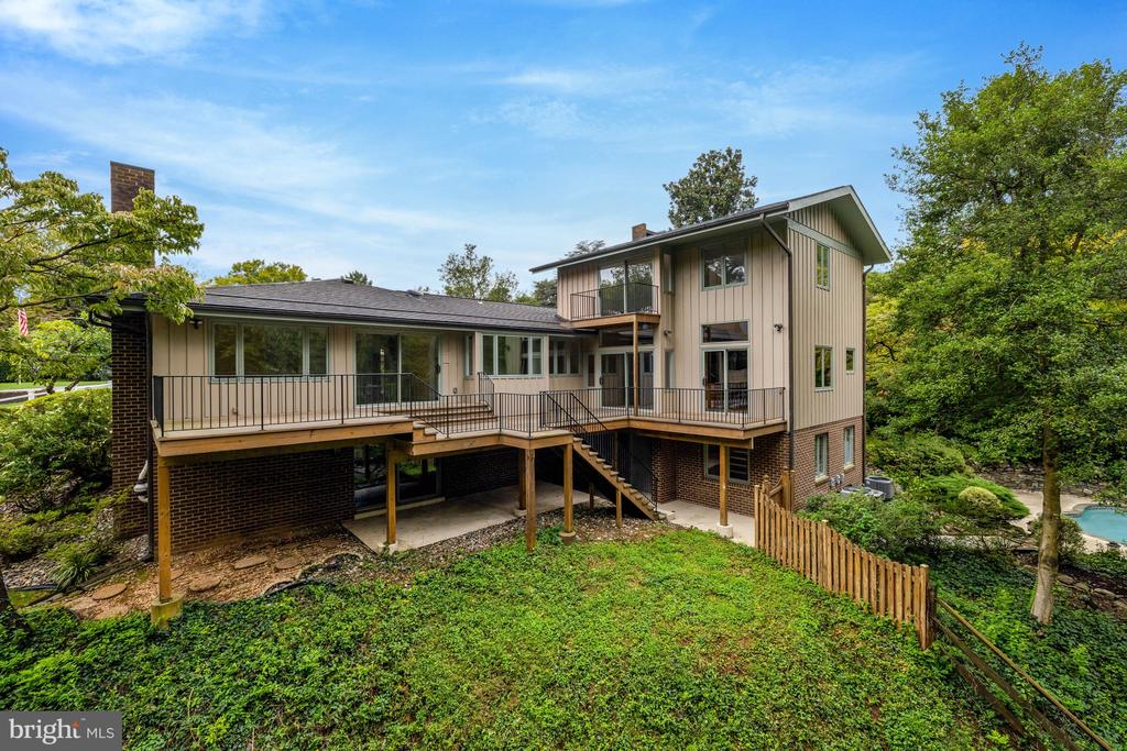 6952 KYLEAKIN COURT