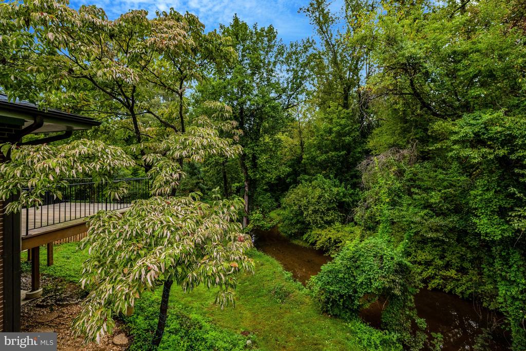 6952 KYLEAKIN COURT