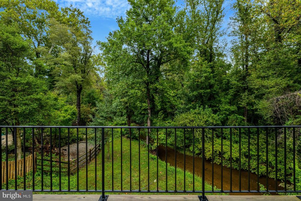 6952 KYLEAKIN COURT
