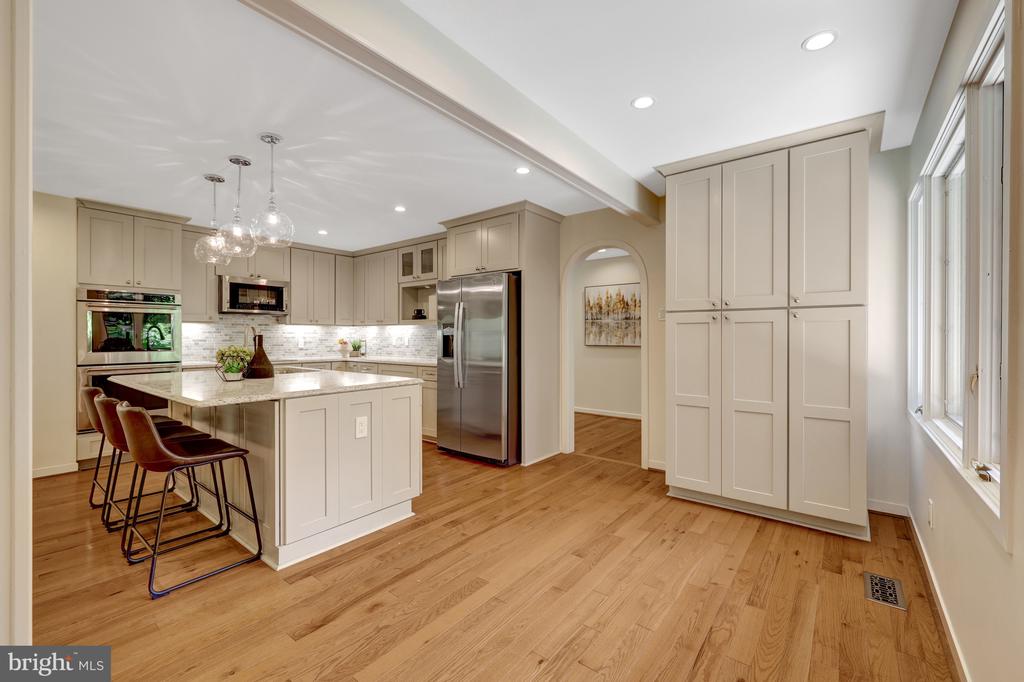 6952 KYLEAKIN COURT