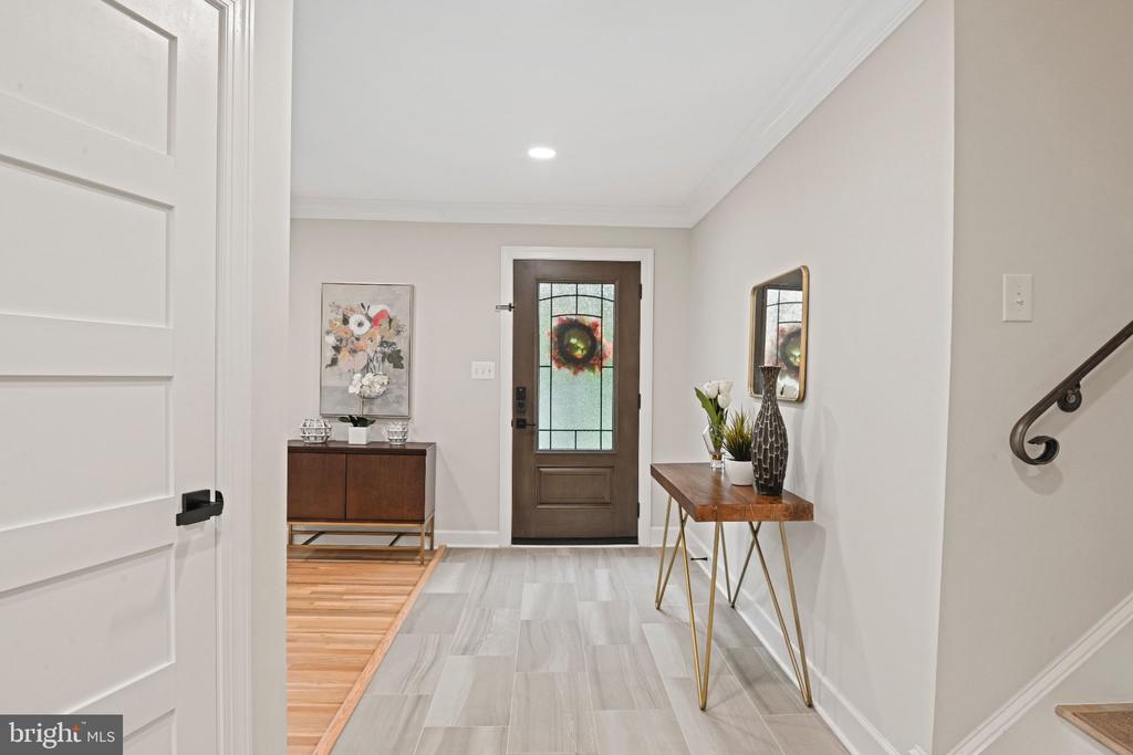 515 WOODLAND COURT NW