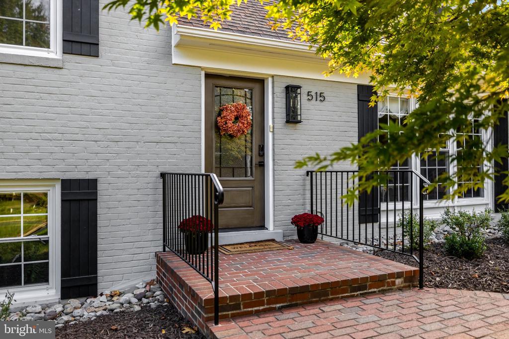 515 WOODLAND COURT NW