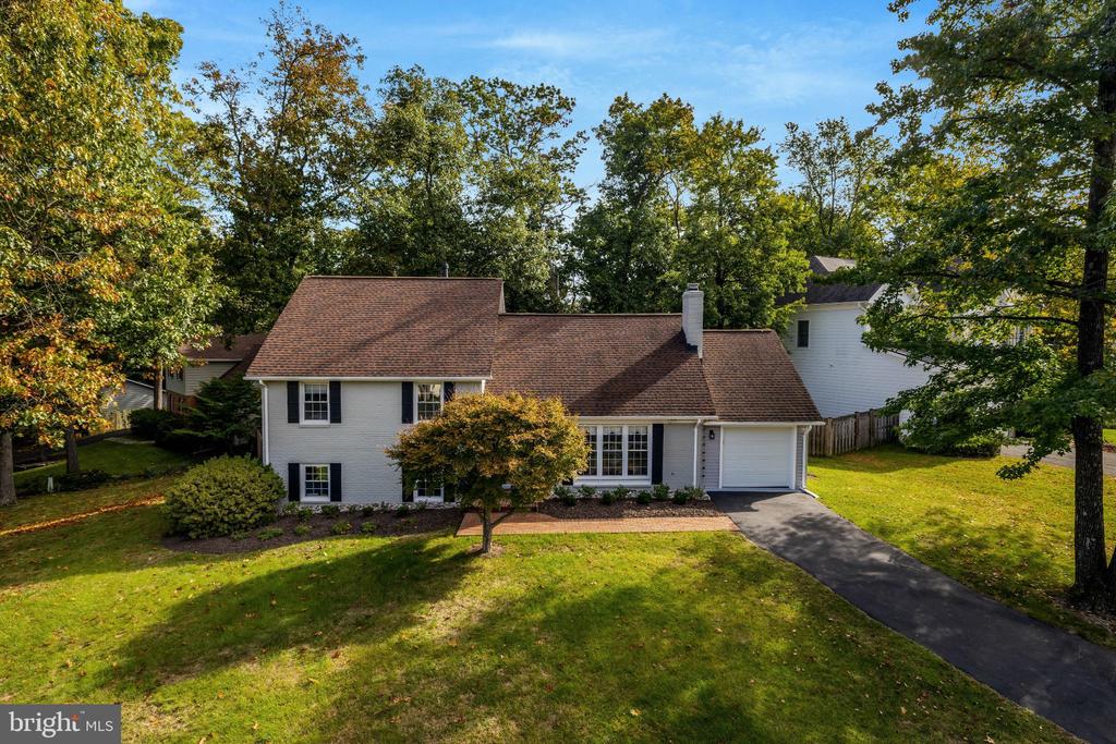 515 WOODLAND COURT NW