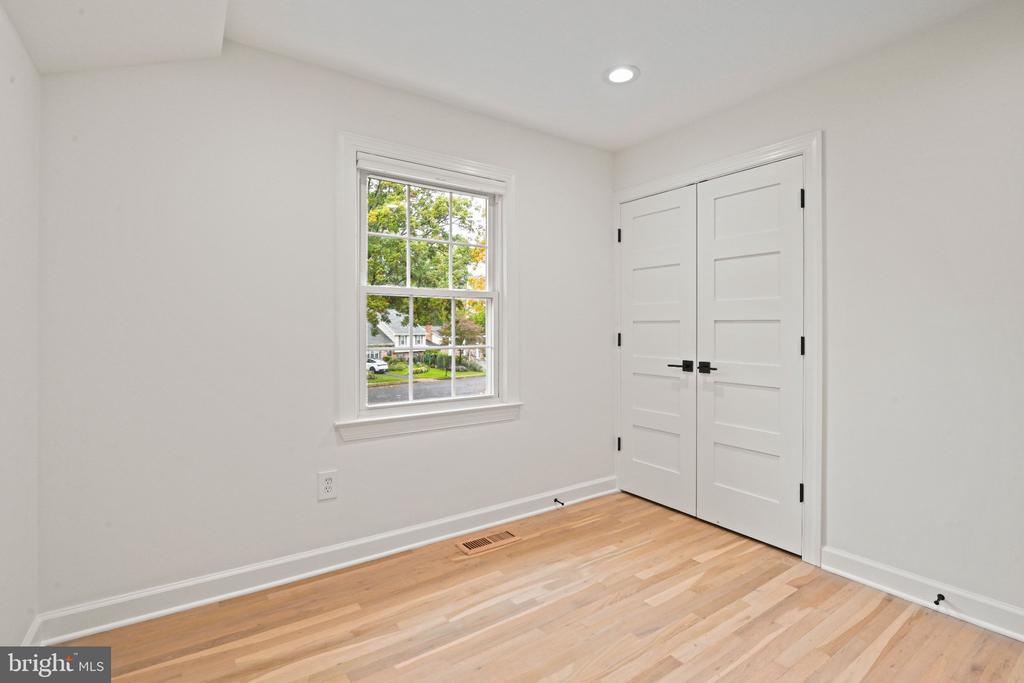 515 WOODLAND COURT NW