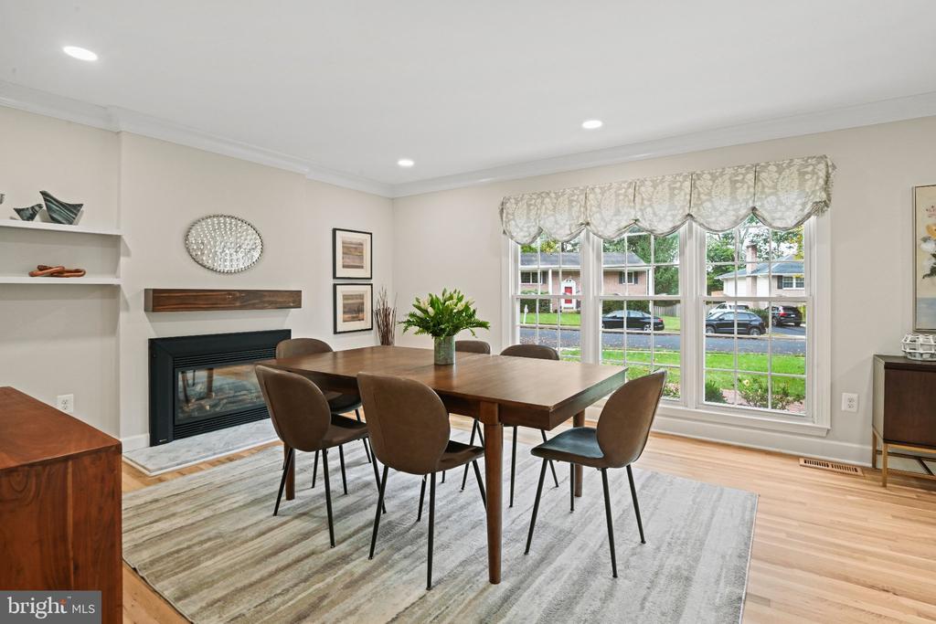 515 WOODLAND COURT NW