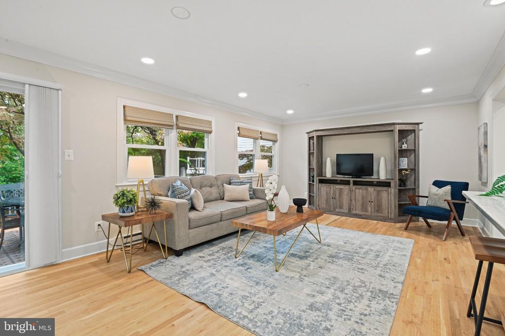 515 WOODLAND COURT NW