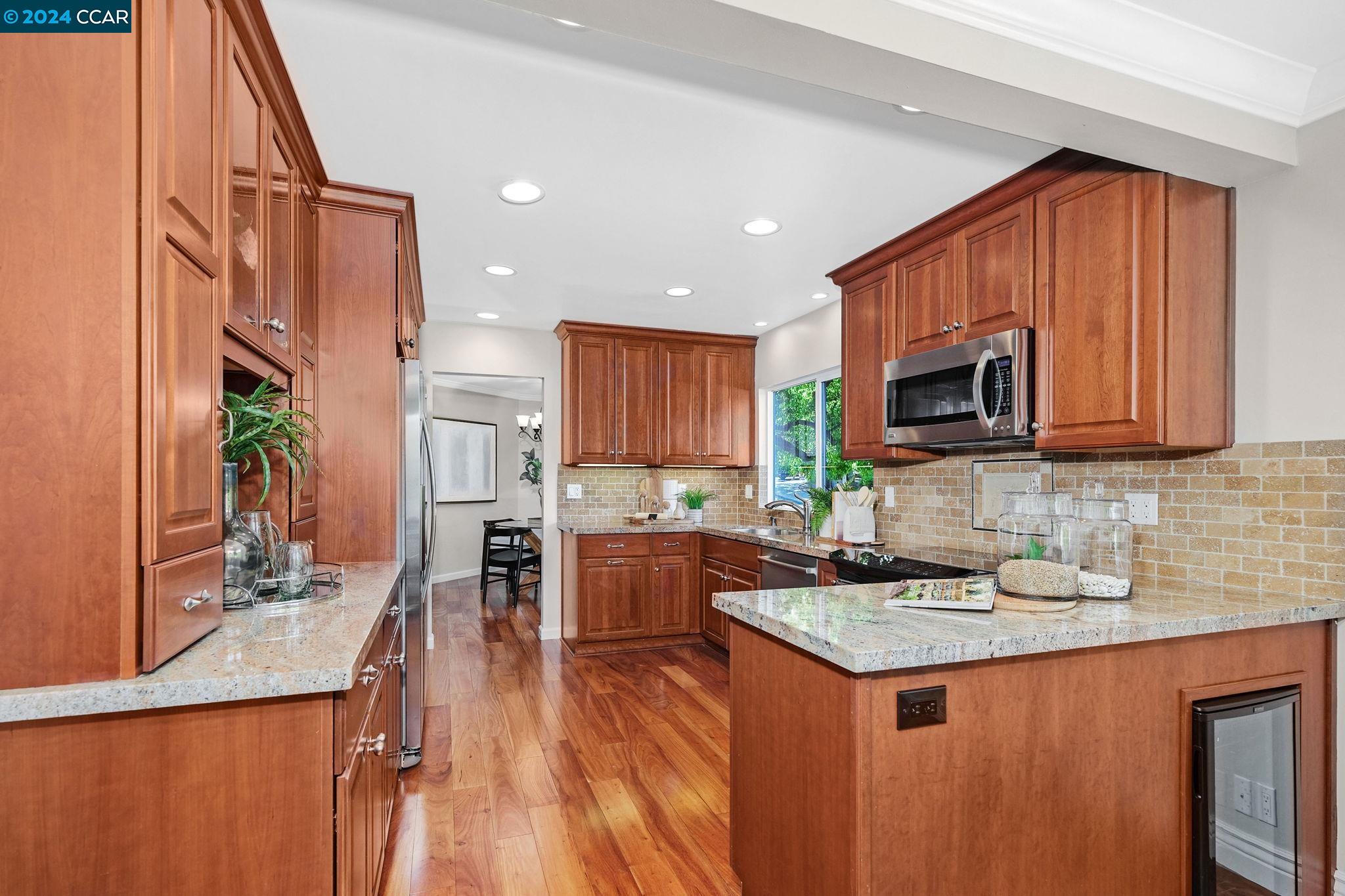 3182 Rossmoor Pkwy # 2