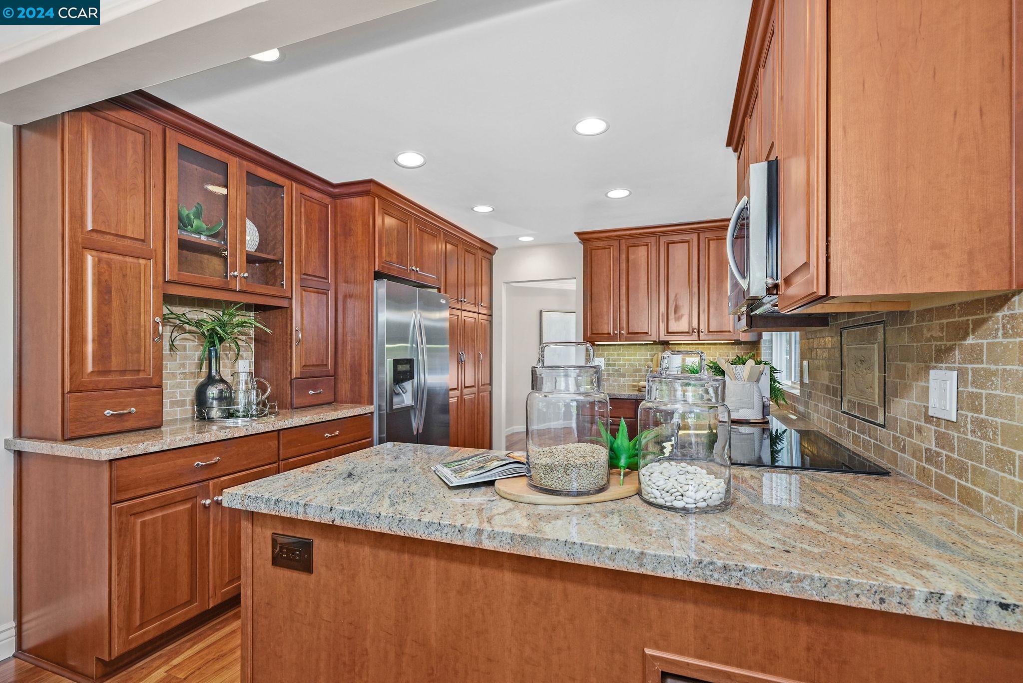 3182 Rossmoor Pkwy # 2