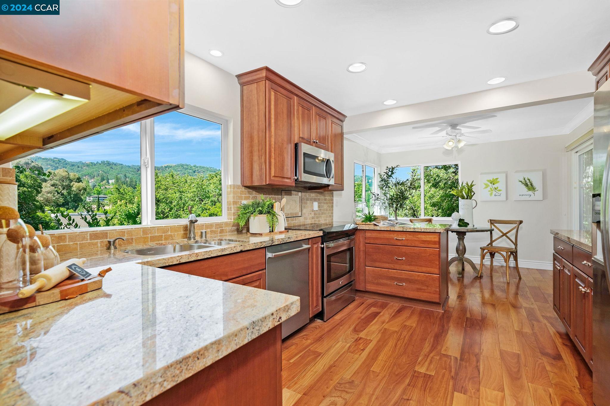 3182 Rossmoor Pkwy # 2