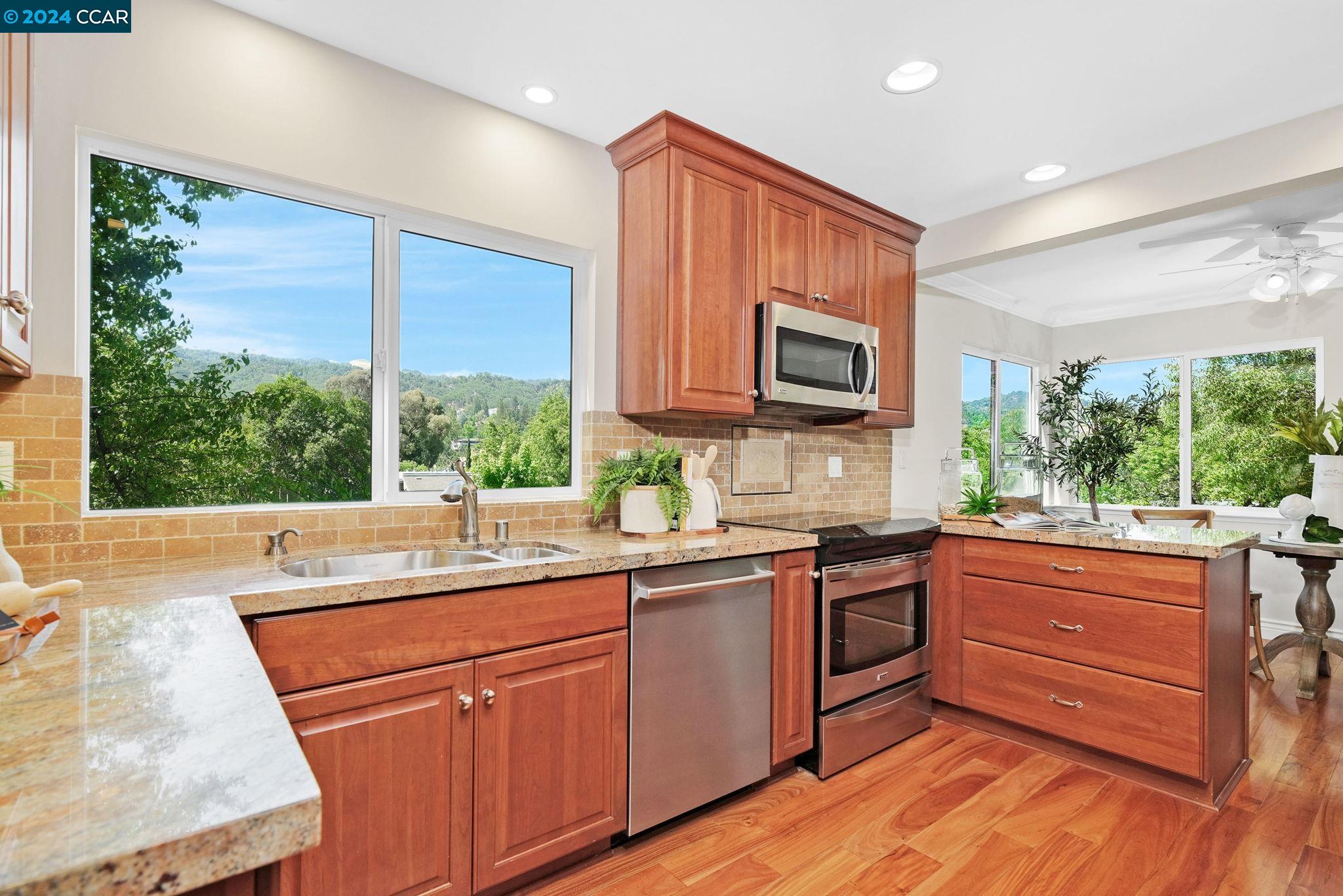 3182 Rossmoor Pkwy # 2