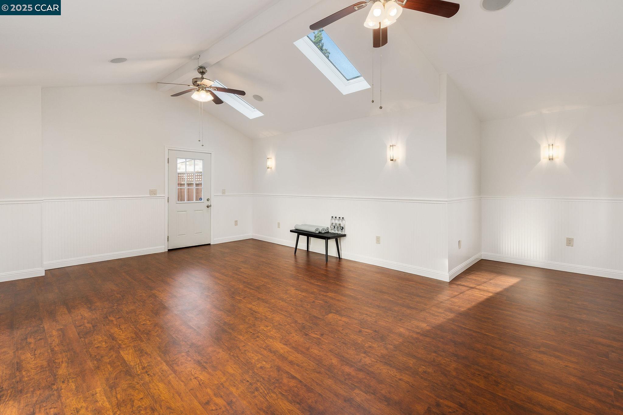 253 Corte De La Reina