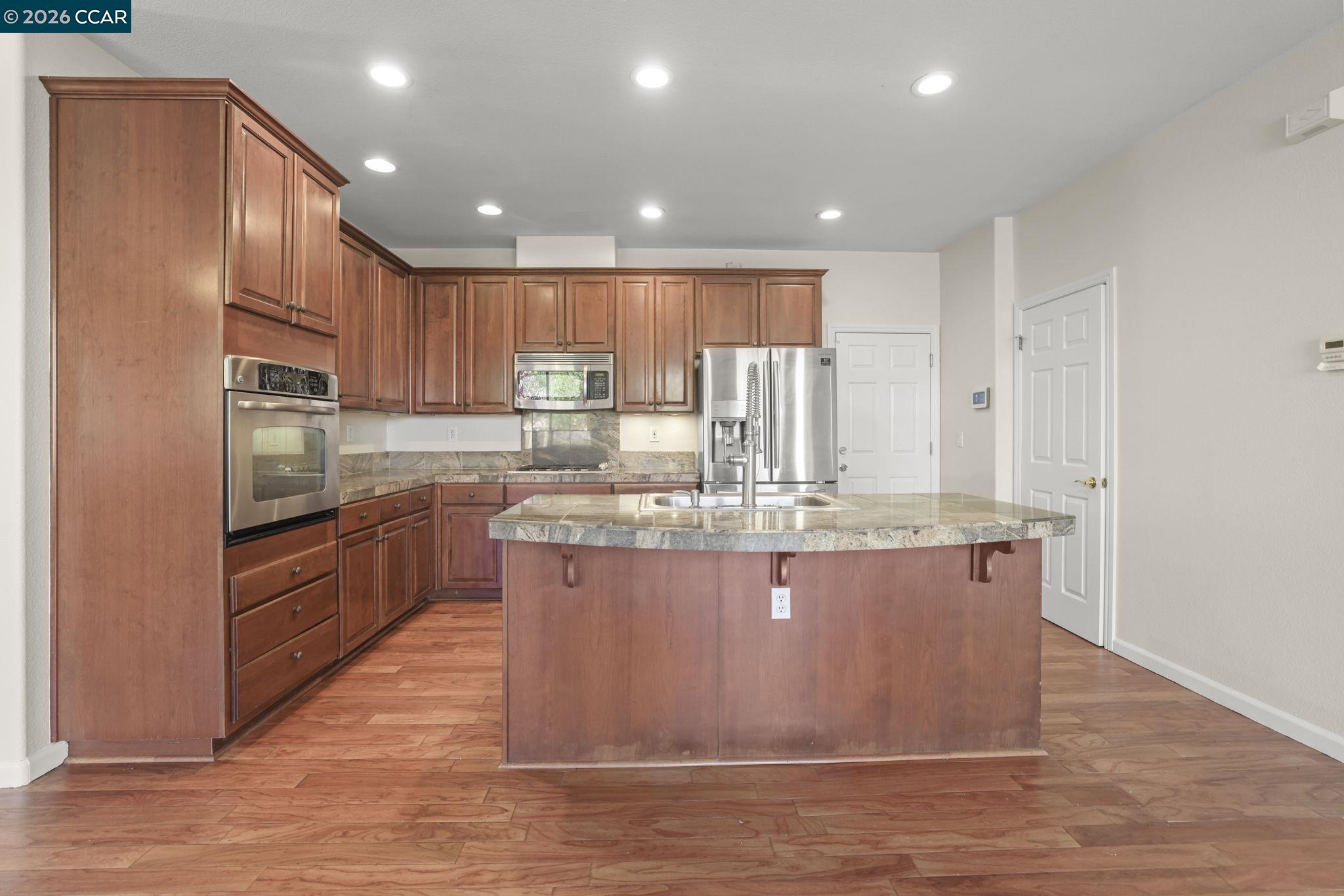 1821 Kern Mountain Way