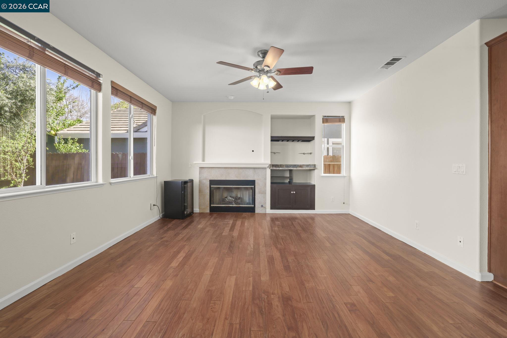 1821 Kern Mountain Way