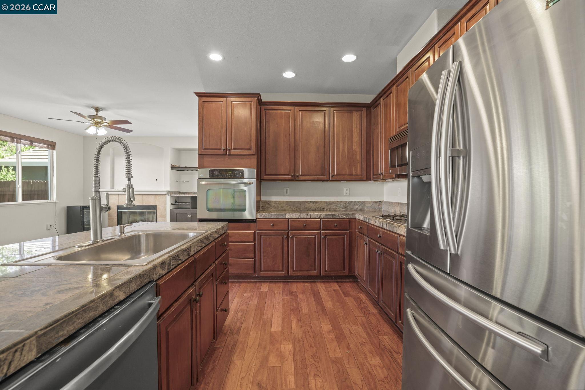 1821 Kern Mountain Way