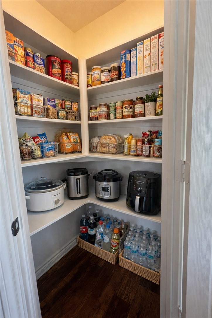 1027 Emerald Dove Avenue