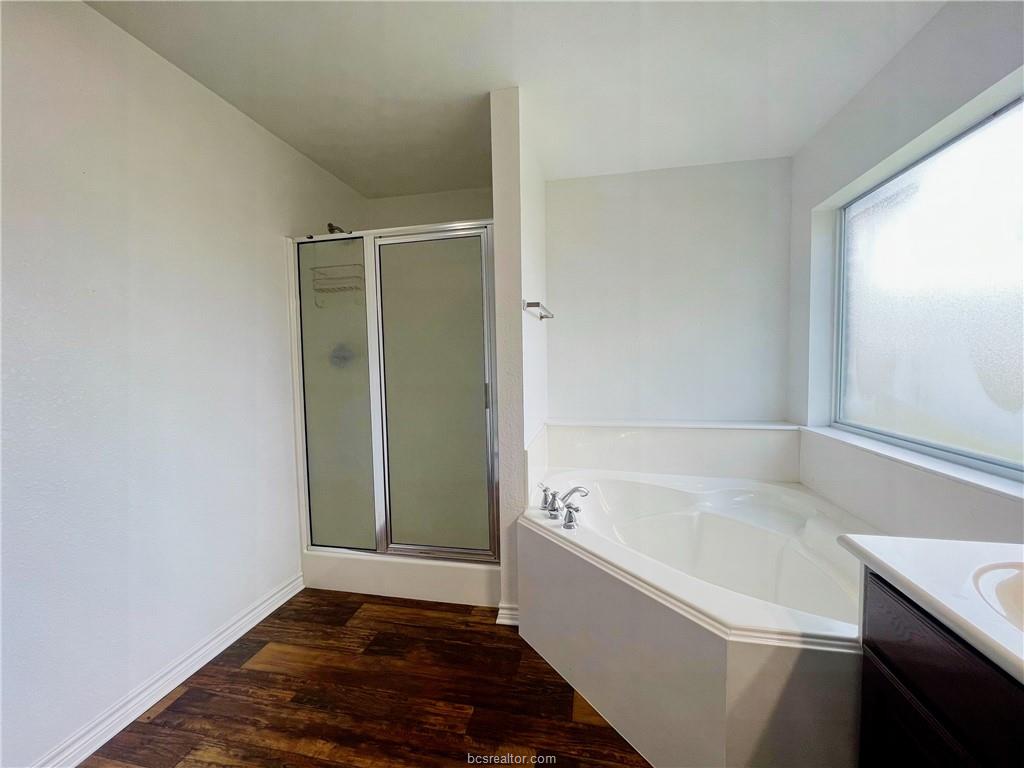 1027 Emerald Dove Avenue