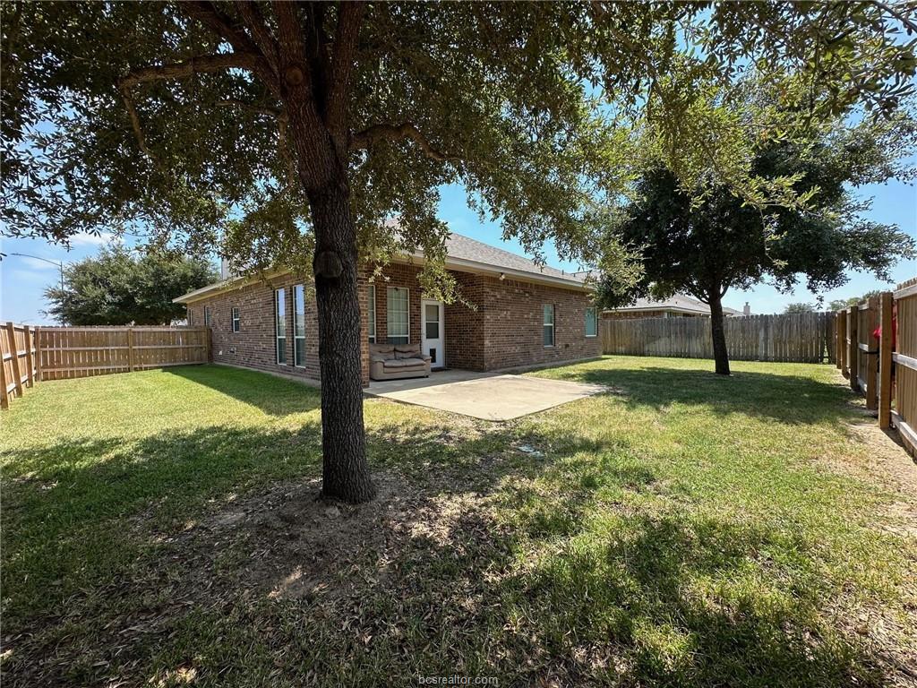 1027 Emerald Dove Avenue