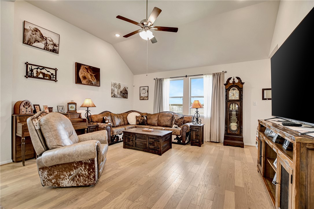 21623 Evergreen Manor