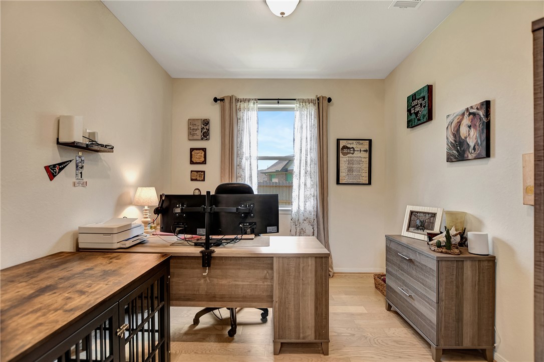 21623 Evergreen Manor