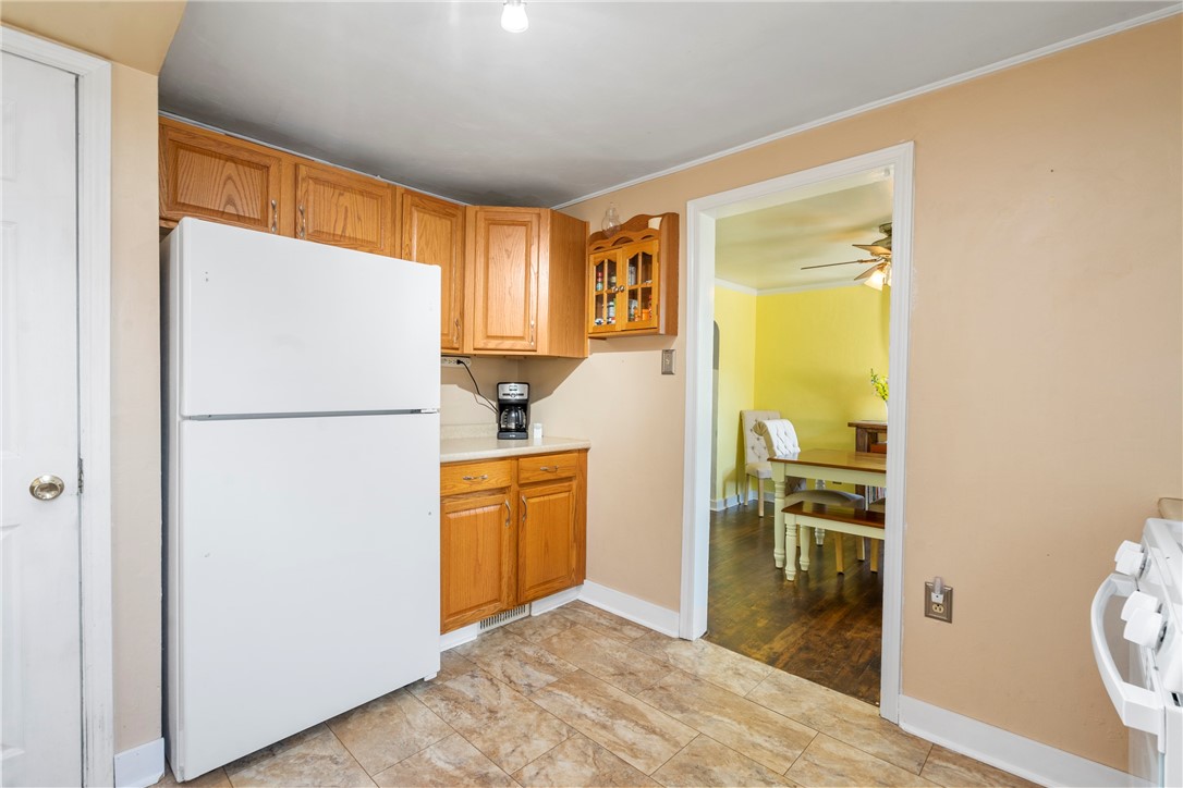 1151 W 11th St