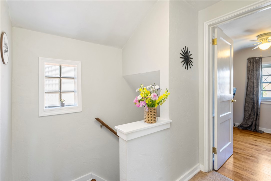 1151 W 11th St
