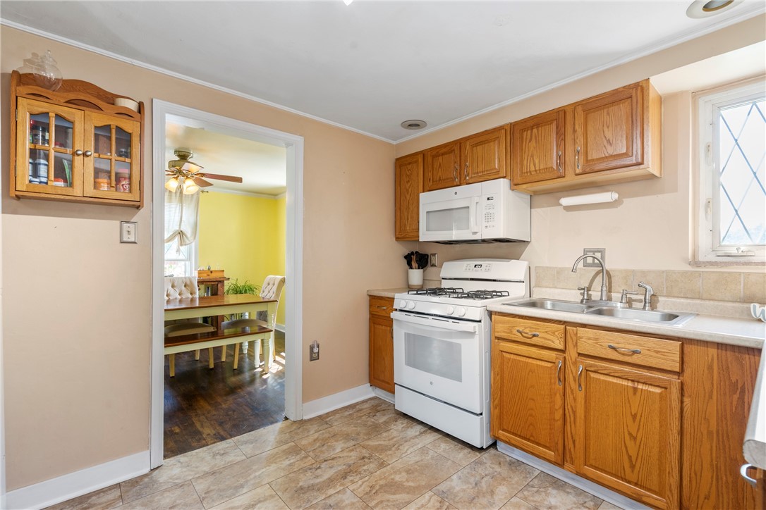 1151 W 11th St