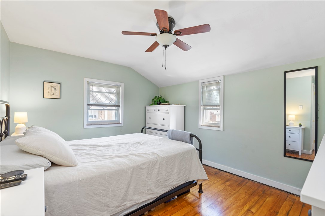 1151 W 11th St