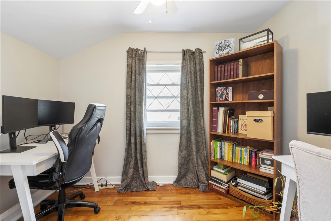 1151 W 11th St