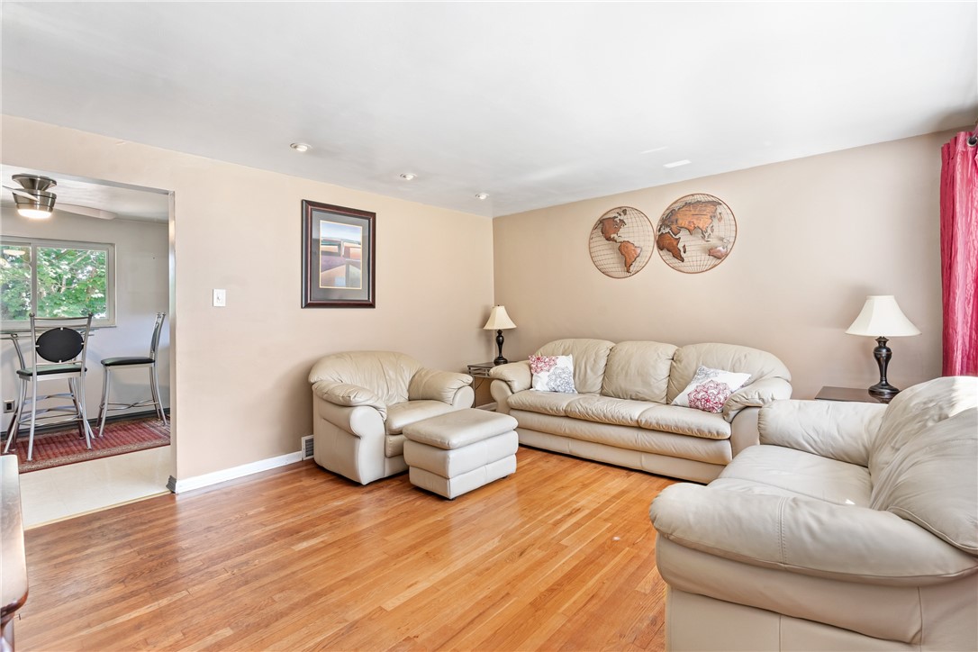 1011 Silver Ln
