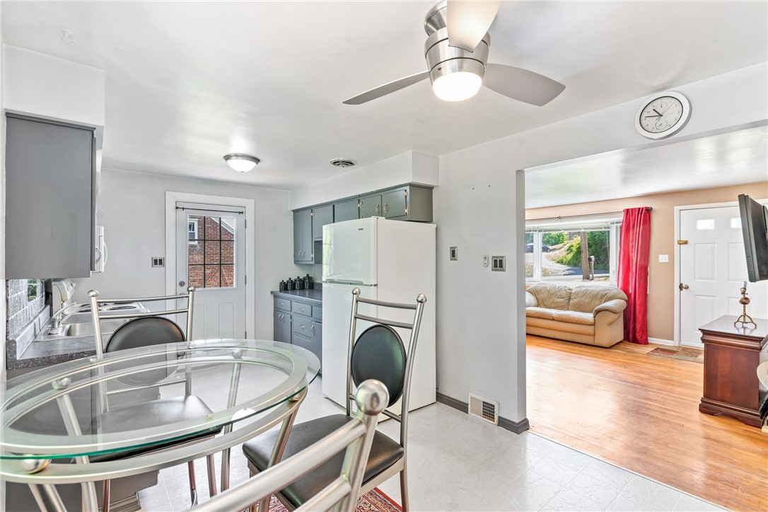 1011 Silver Ln
