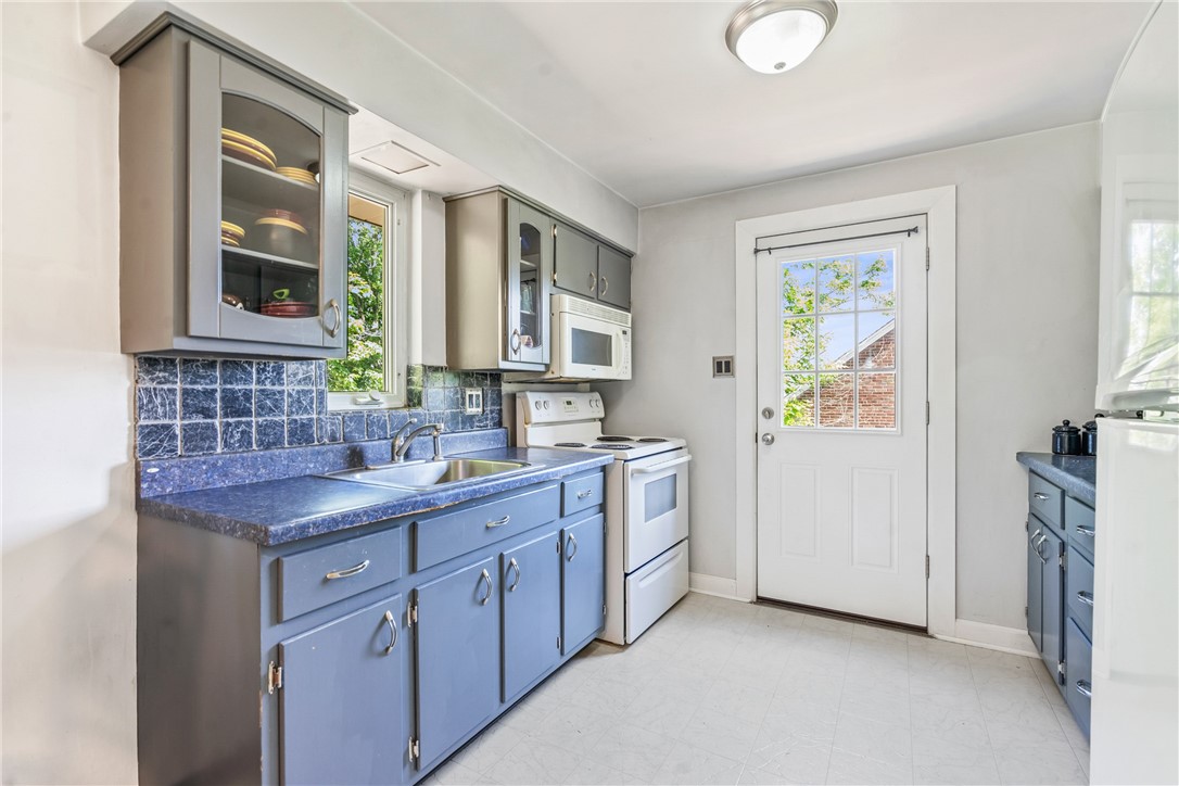 1011 Silver Ln