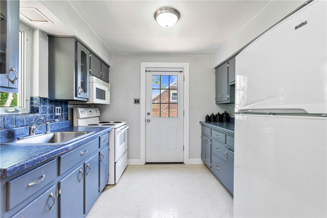 1011 Silver Ln
