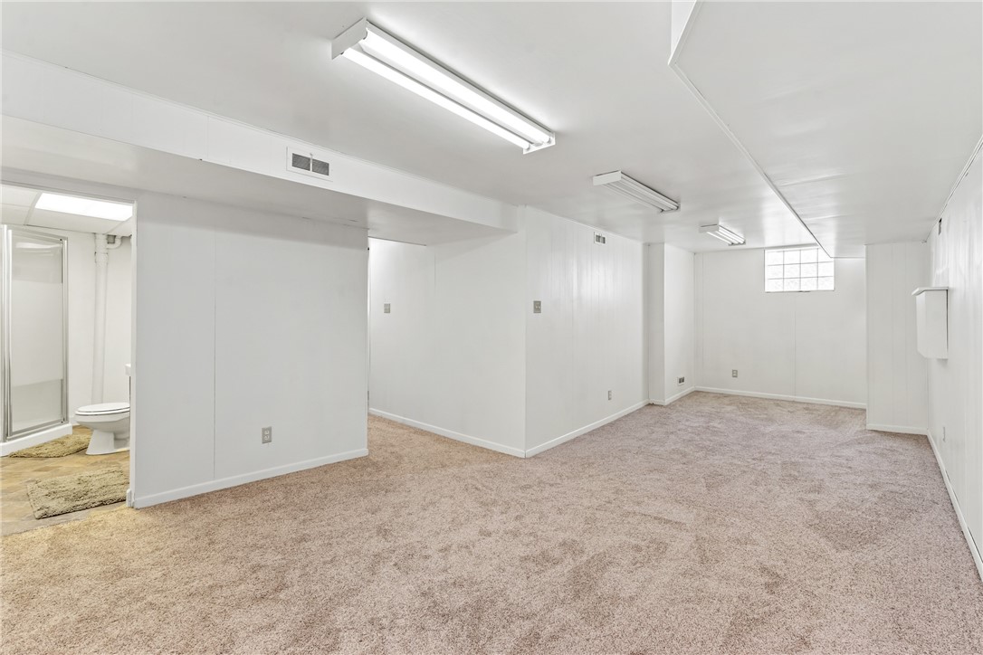 1011 Silver Ln