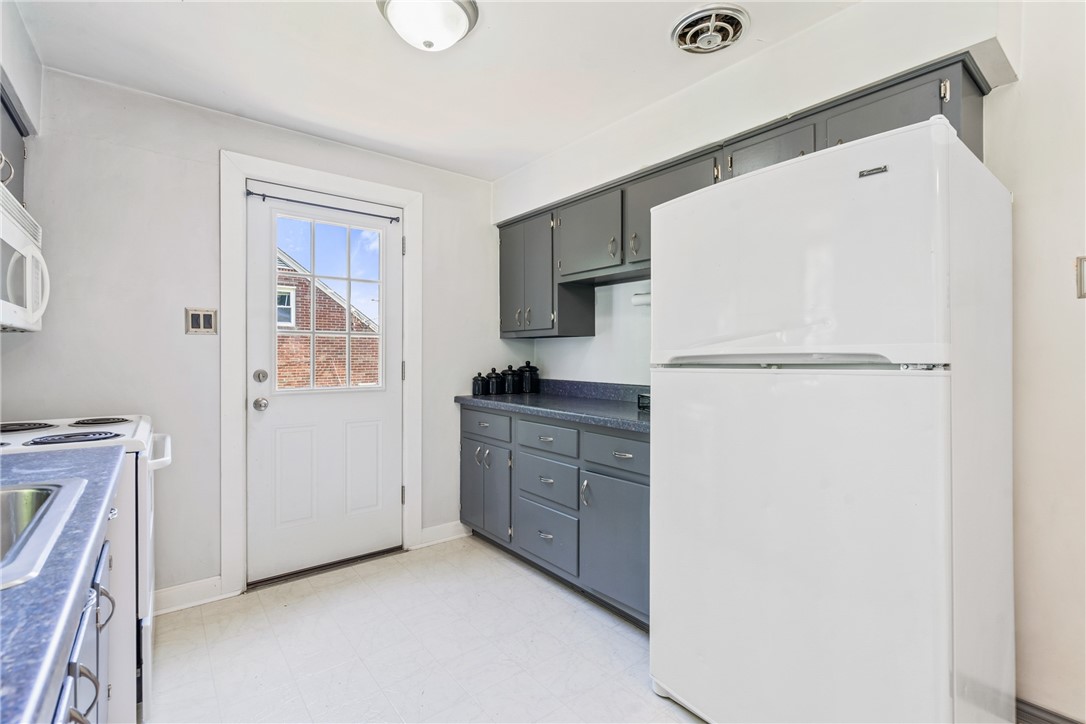 1011 Silver Ln