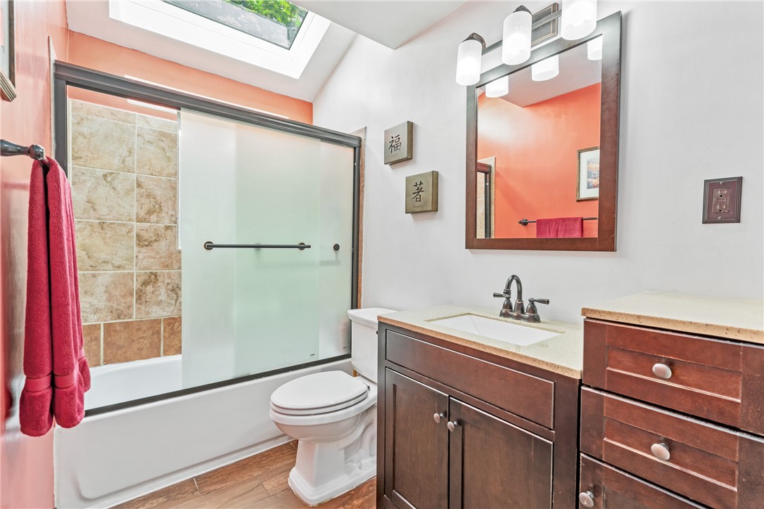 1011 Silver Ln