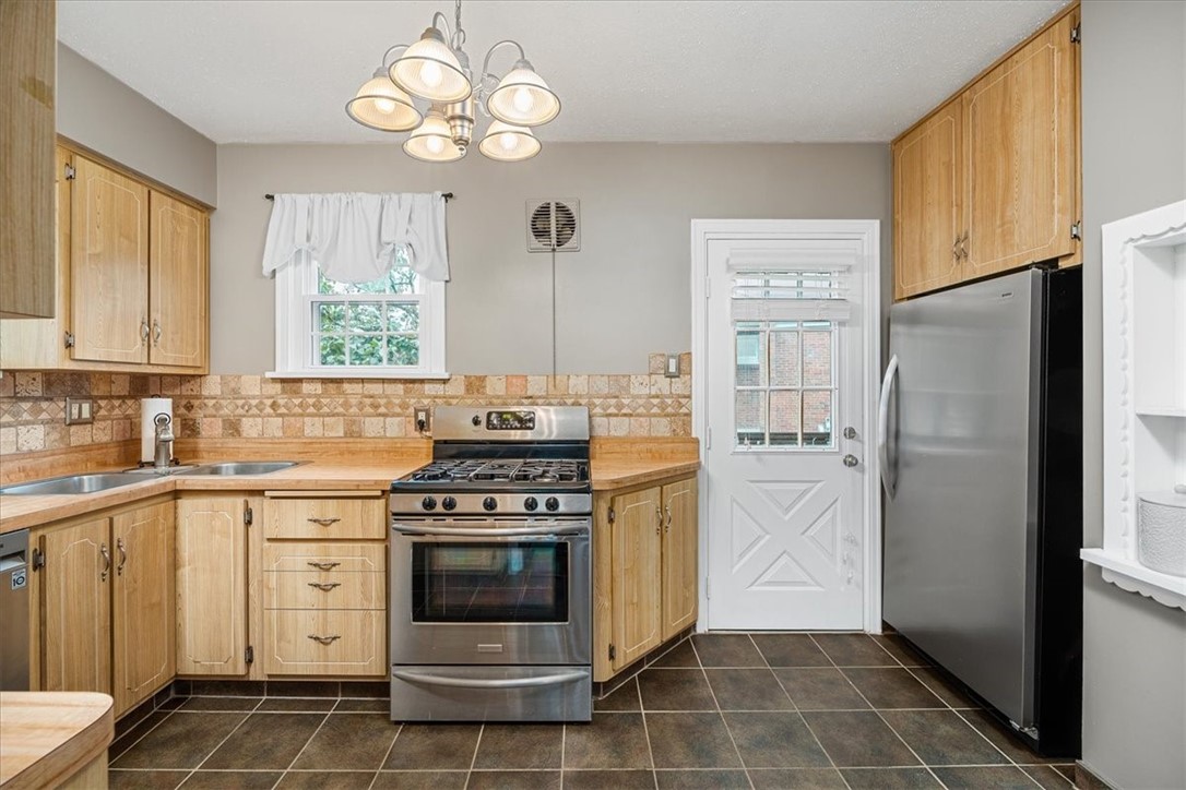 142 Lindley Ln
